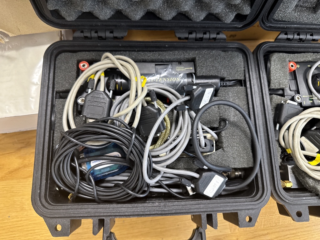 Ett parti elektronik och teknik Ett parti elektronik och teknik