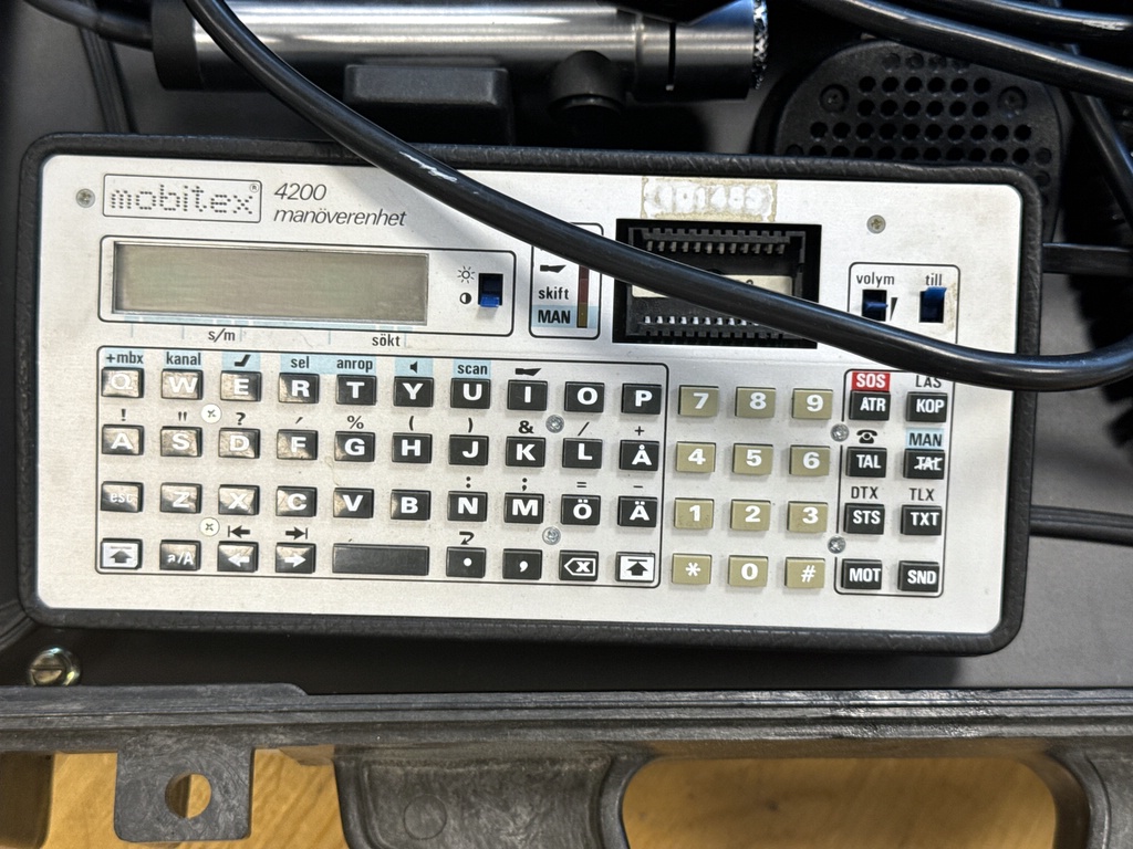 Ett parti elektronik och teknik Ett parti elektronik och teknik