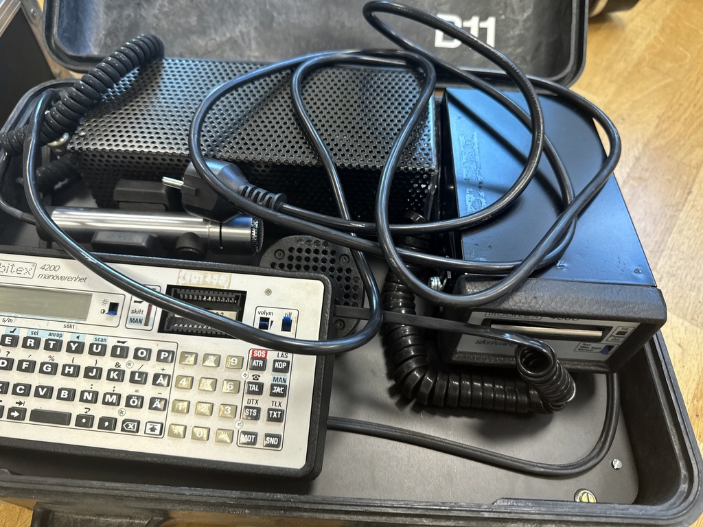 Ett parti elektronik och teknik Ett parti elektronik och teknik