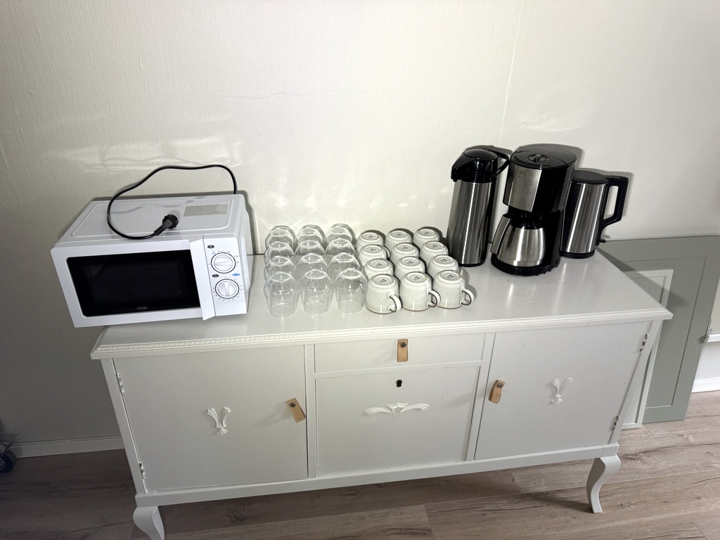 Mikrovågsugn, kaffebryggare mm Mikrovågsugn, kaffebryggare mm