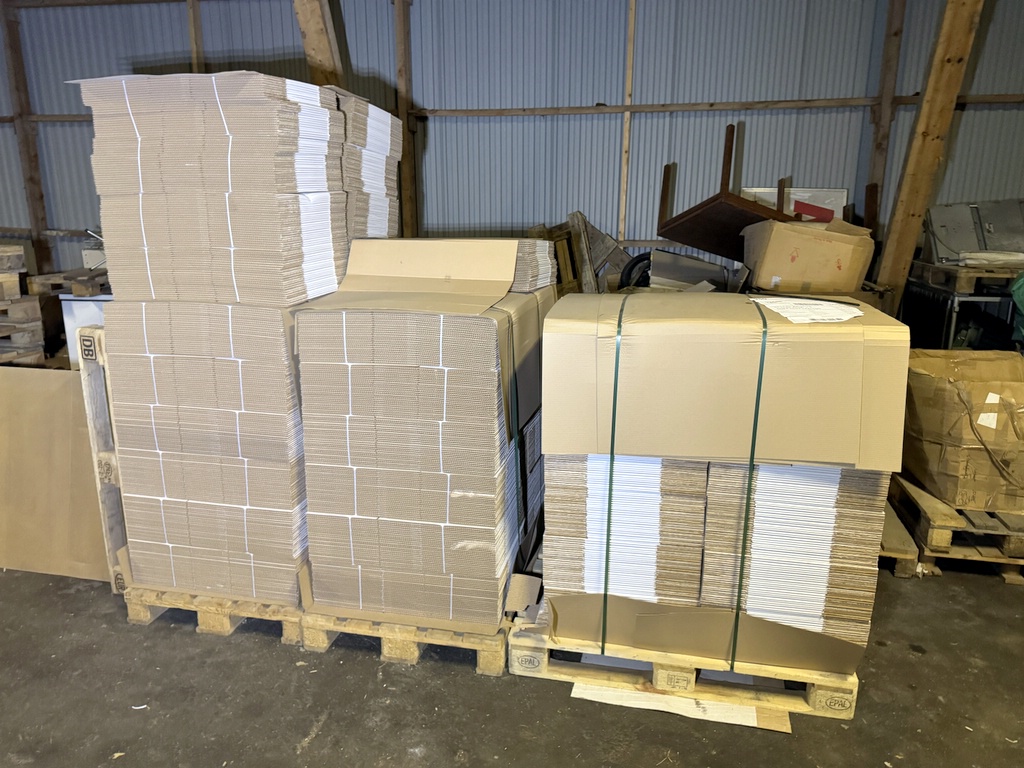 Kartonger 45x28x24cm - ca 1000st Kartonger 45x28x24cm - ca 1000st
